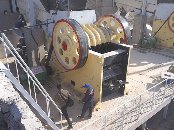 碎石機一套下來要多錢？一天能碎多少噸？